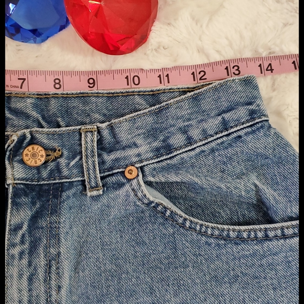 CHIC vintage High rise Mom jeans light wash sz. 8 avg. - Picture 3 of 8